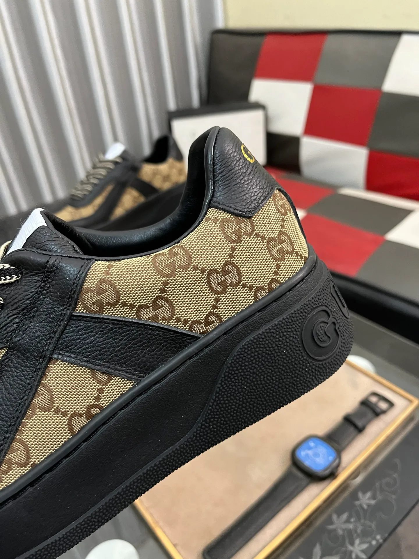 Men's shoes💰420⌚️⌚️[GUCCI] Gucci men's casual shoes are absolutely popular🔥The ultimate matching item for trendy men! The charm of super texture is irresistible, the main recommendation, the flower leather color is bright! The upper is made of high-quality cowhide with branded fabrics, pigskin lining for the feet, and wear-resistant rubber sole, which is noble and elegant! Extremely comfortable🎁🎁You can be as handsome as you want💪 38-443️⃣colors available